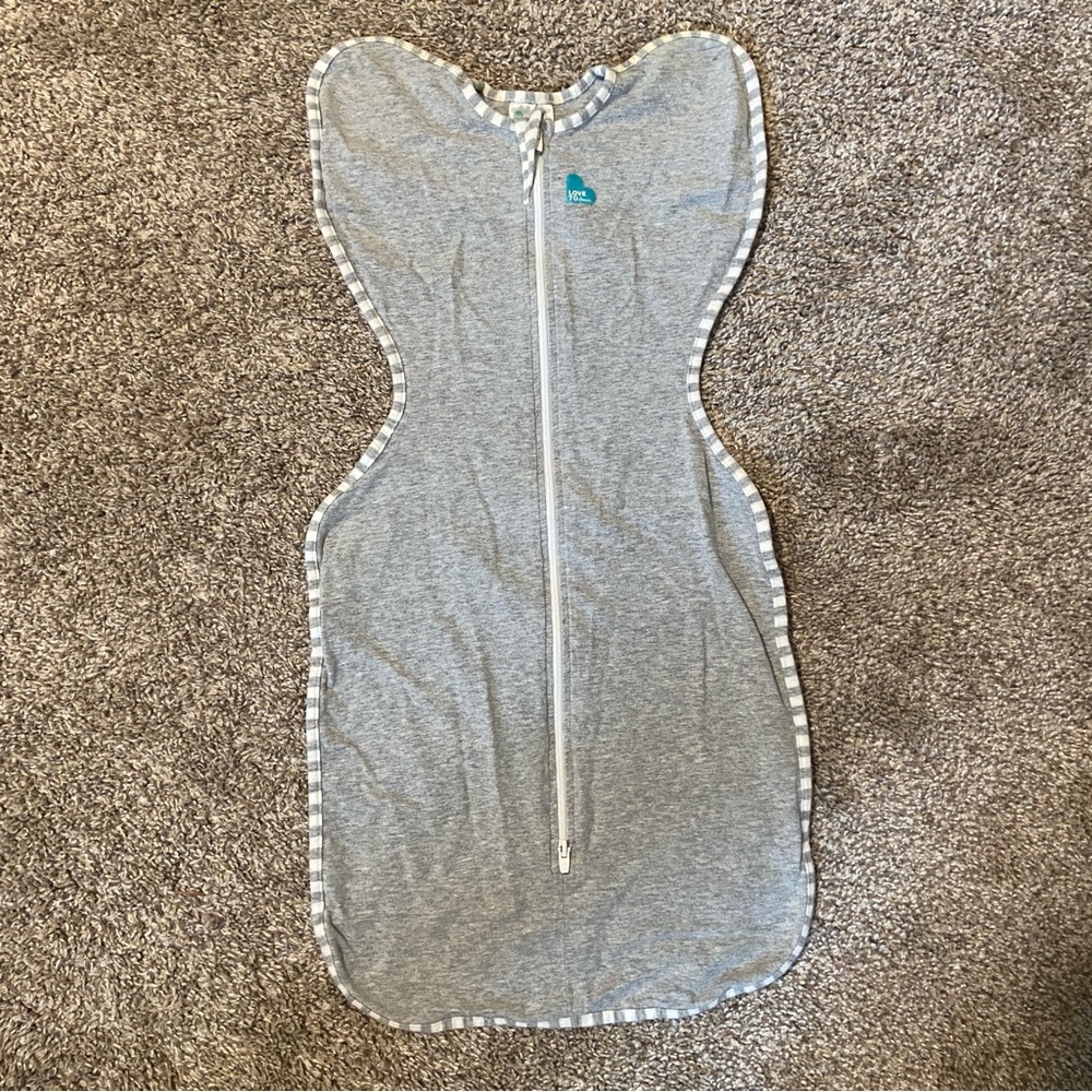 Love to Dream Gray Baby Swaddle M